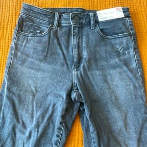 Uniqlo Skinny Jeans, Gray/Grey wash, New with Tags, NWT, freyed bottoms, Sz 26